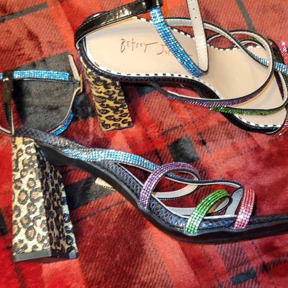 Betsy Johnson sz9 multicolored block heels - Picture 3 of 5